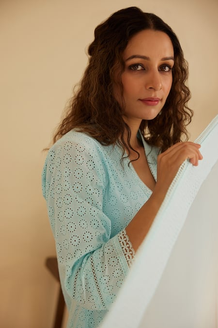 Shrutkirti_Blue Pure Cotton Embroidery Floral V Neck Cutwork Pattern Kurta Set _at_Aza_Fashions