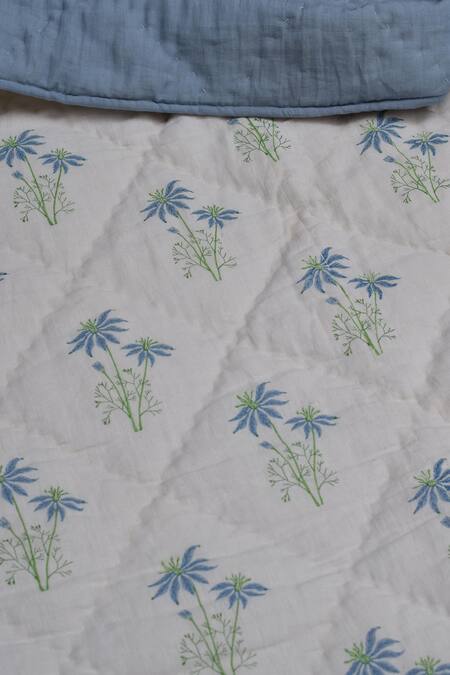 Buy_Taru Jaipur_White 100% Linen Quilted Kallonji Blanket_Online_at_Aza_Fashions