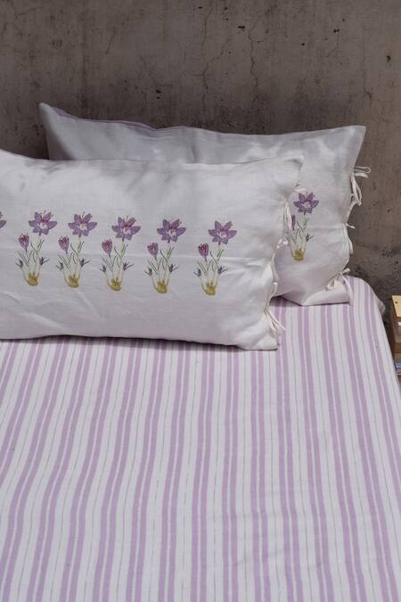 Taru Jaipur_Purple 100% Linen Printed Zafran Bedsheet Set_Online_at_Aza_Fashions