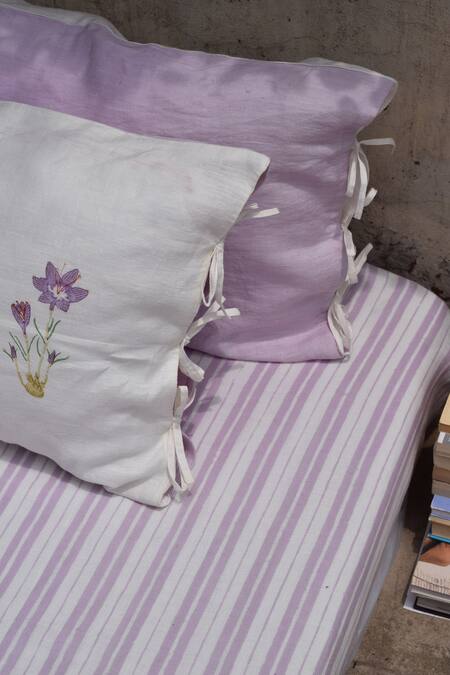 Buy_Taru Jaipur_Purple 100% Linen Printed Zafran Bedsheet Set_Online_at_Aza_Fashions