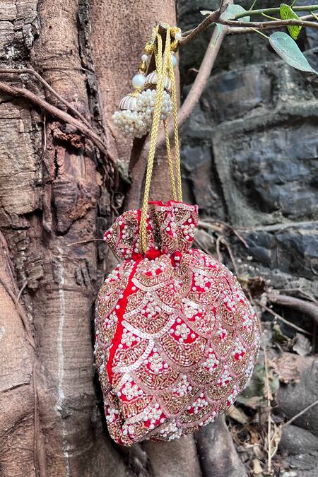 Buy Nayaab By Sonia Red Embroidery, Sequins, Pearls Vieira Scallop Embellished Potli Buy_Nayaab By Sonia_Red Embroidery, Sequins, Pearls Vieira Scallop Embellished Potli