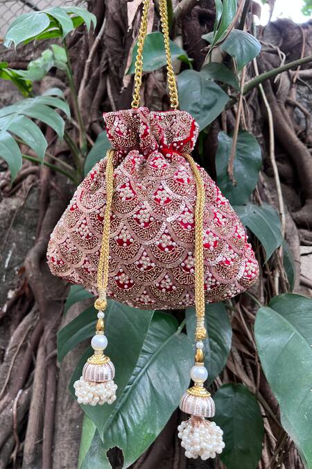 Shop Nayaab By Sonia Red Embroidery, Sequins, Pearls Vieira Scallop Embellished Potli Shop_Nayaab By Sonia_Red Embroidery, Sequins, Pearls Vieira Scallop Embellished Potli