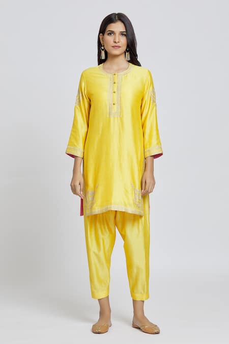 Samyukta Singhania_Yellow Silk, Chanderi, Organza Gota Patti, Embroidery Aari Work Kurta Pant Set _Online_at_Aza_Fashions