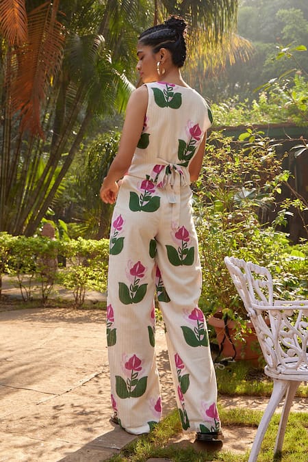 Shop Jodi White Handloom Cotton V-neck Printed Waistcoat And Pant Set at Aza Fashions Shop_Jodi_White Handloom Cotton V-neck Printed Waistcoat And Pant Set _at_Aza_Fashions