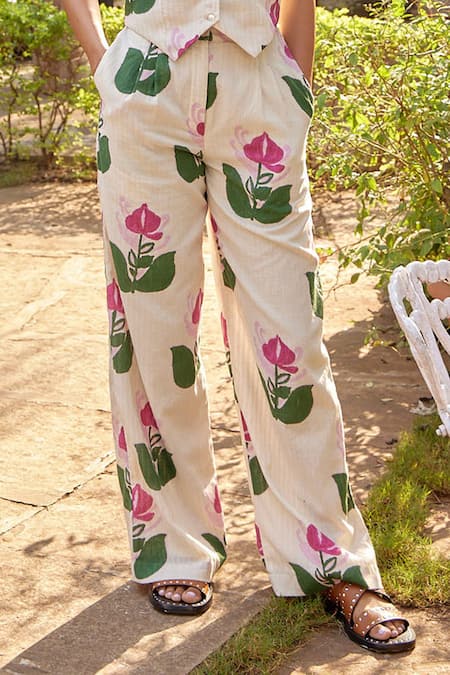 Buy Jodi White Handloom Cotton V-neck Printed Waistcoat And Pant Set Online at Aza Fashions Buy_Jodi_White Handloom Cotton V-neck Printed Waistcoat And Pant Set _Online_at_Aza_Fashions