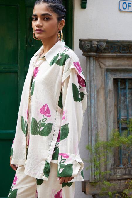 Shop_Jodi_White Handloom Cotton Split V-neck Printed Shirt _Online_at_Aza_Fashions