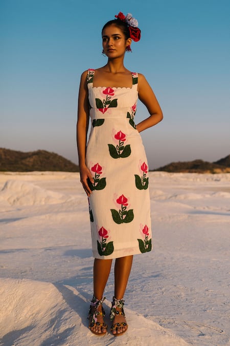 Jodi White Handloom Cotton Scoop Neck Whimsy Abstract Hand Block Print Dress Online at Aza Fashions Jodi_White Handloom Cotton Scoop Neck Whimsy Abstract Hand Block Print Dress _Online_at_Aza_Fashions