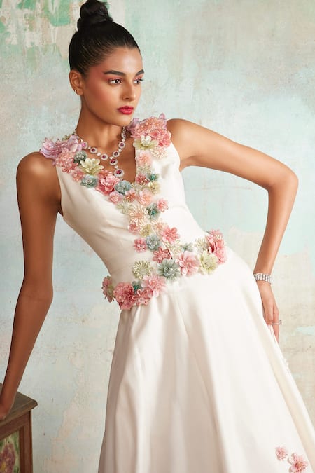 Varun Bahl_Ivory Chanderi Feathers, Embroidery, 3d Flower Embellished Gilet And Lehenga Set _Online_at_Aza_Fashions