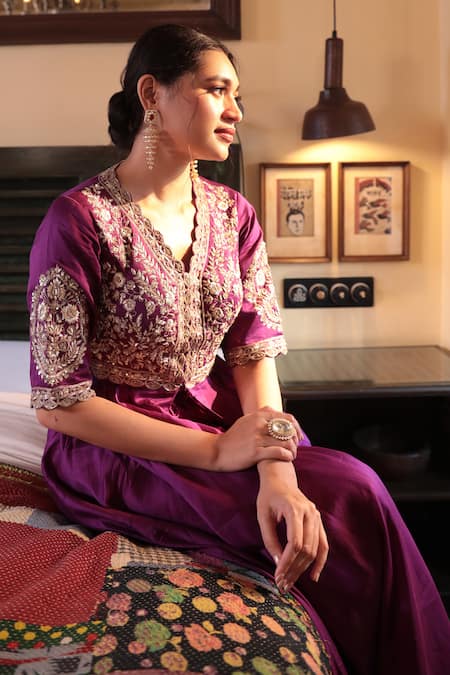 Kalighata_Purple Organza Embroidery V-neck Nairobi Floral Yoke Anarkali With Pant _Online_at_Aza_Fashions