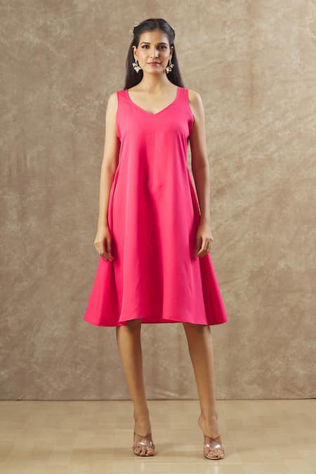 Keerthi Kadire_Pink Georgette Sequins V-neck Floral Pattern Kaftan With Inner _at_Aza_Fashions