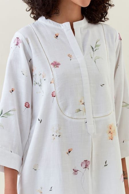 Anantaa By Roohi White Cotton, Linen Split V-neck Botanical Print Kurta And Pant Set at Aza Fashions Anantaa By Roohi_White Cotton, Linen Split V-neck Botanical Print Kurta And Pant Set _at_Aza_Fashions