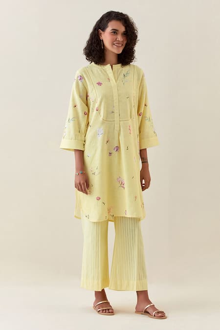 Shop_Anantaa By Roohi_Yellow Cotton, Linen Embroidery Split V-neck Kurta And Pant Set _Online_at_Aza_Fashions