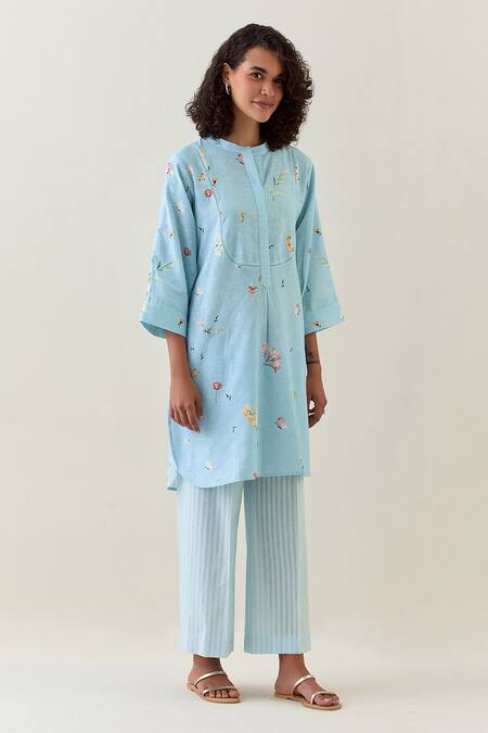 Shop_Anantaa By Roohi_Blue Cotton Embroidery Split V-neck Printed Linen Kurta And Pant Set _Online_at_Aza_Fashions