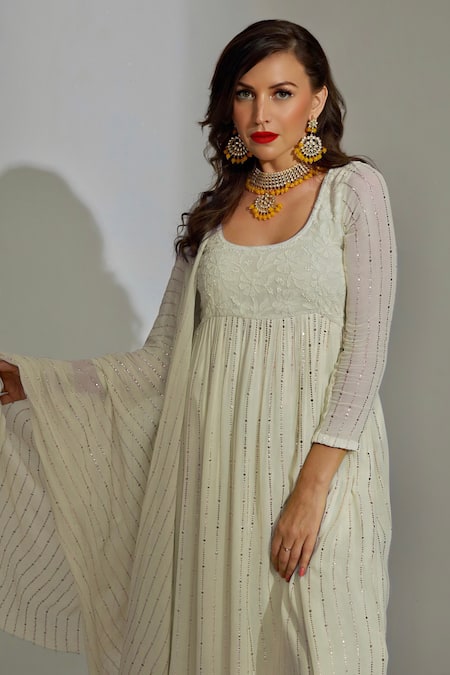 LABEL AISHWARYRIKA_Beige Georgette Embroidery Round Neck Chikankari Work Kurta _Online_at_Aza_Fashions