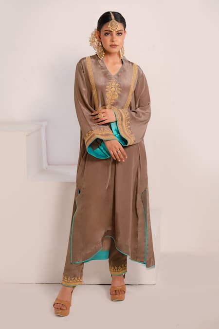 Daljit Sudan Grey Crepe Embroidery Mandarin Collar Placed Paisley Pattern Phiran With Pant at Aza Fashions Daljit Sudan_Grey Crepe Embroidery Mandarin Collar Placed Paisley Pattern Phiran With Pant _at_Aza_Fashions