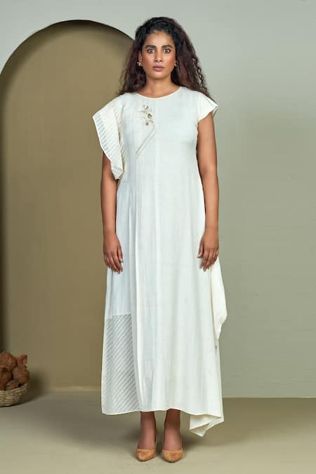 1999ad By Amita & Deepak Ivory Satin Embroidery Round Neck Sanya Asymmetric Tunic 