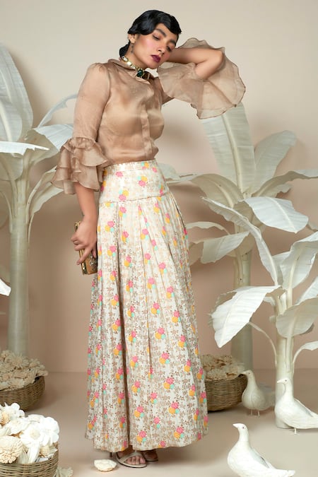 Buy 1999ad By Amita & Deepak Beige Organza Embroidery Shawl Neck Floral Print Lehenga With Shirt Online at Aza Fashions Buy_1999ad By Amita & Deepak_Beige Organza Embroidery Shawl Neck Floral Print Lehenga With Shirt _Online_at_Aza_Fashions