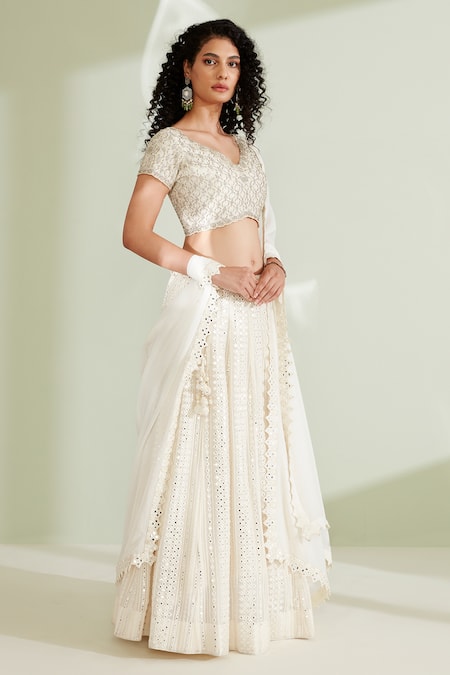 1999ad By Amita & Deepak White Georgette Sequins, Mirrors V-neck Fleur Lehenga Set Online at Aza Fashions 1999ad By Amita & Deepak_White Georgette Sequins, Mirrors V-neck Fleur Lehenga Set _Online_at_Aza_Fashions