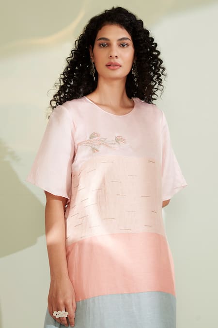 1999ad By Amita & Deepak Pink Linen, Satin Embroidery Round Neck Tulip Panelled Tunic Online at Aza Fashions 1999ad By Amita & Deepak_Pink Linen, Satin Embroidery Round Neck Tulip Panelled Tunic _Online_at_Aza_Fashions