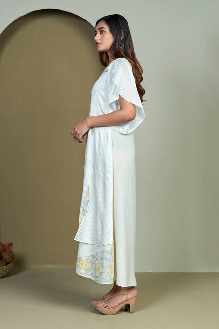 1999ad By Amita & Deepak_Ivory Chanderi Embroidery Round Neck Prema Tunic _at_Aza_Fashions