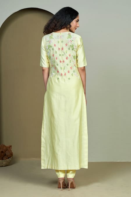 1999ad By Amita & Deepak Yellow Chanderi Embroidery Round Neck Aranya Tunic Online at Aza Fashions 1999ad By Amita & Deepak_Yellow Chanderi Embroidery Round Neck Aranya Tunic _Online_at_Aza_Fashions