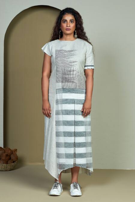 Buy_1999ad By Amita & Deepak_Grey Cotton, Chanderi Embroidery Round Neck Kara Ash Line Tunic _Online_at_Aza_Fashions