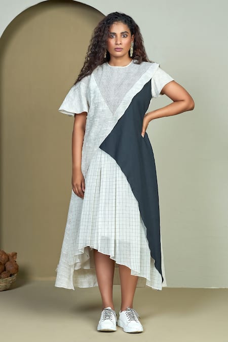 1999ad By Amita & Deepak White Cotton Round Neck Preciosa Handloom Color Block Tunic 