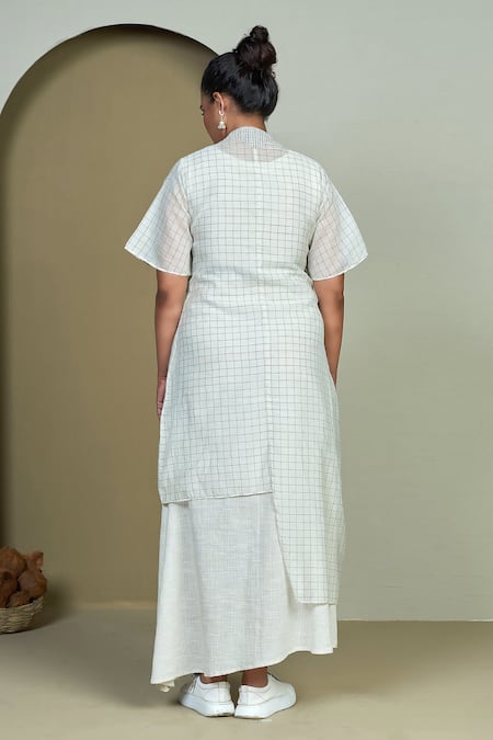 1999ad By Amita & Deepak White Chanderi Embroidery V-neck Lana Chequered Tunic Online at Aza Fashions 1999ad By Amita & Deepak_White Chanderi Embroidery V-neck Lana Chequered Tunic _Online_at_Aza_Fashions