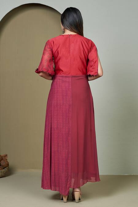 1999ad By Amita & Deepak Red Georgette Embroidery Round Neck Pretios Floral Print Yoke Tunic Online at Aza Fashions 1999ad By Amita & Deepak_Red Georgette Embroidery Round Neck Pretios Floral Print Yoke Tunic _Online_at_Aza_Fashions