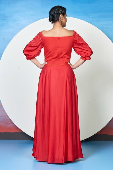 1999ad By Amita & Deepak Red Organza Embroidery Sweetheart Neck Chrys Rosette Gown Online at Aza Fashions 1999ad By Amita & Deepak_Red Organza Embroidery Sweetheart Neck Chrys Rosette Gown _Online_at_Aza_Fashions