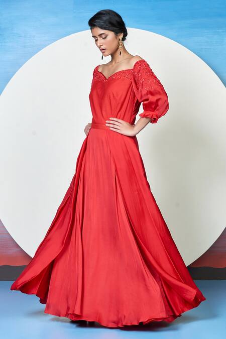 1999ad By Amita & Deepak Red Organza Embroidery Sweetheart Neck Chrys Rosette Gown at Aza Fashions 1999ad By Amita & Deepak_Red Organza Embroidery Sweetheart Neck Chrys Rosette Gown _at_Aza_Fashions