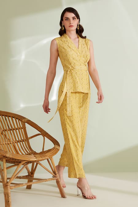 1999ad By Amita & Deepak Yellow Crepe Collared Rayen Geometric Print Jumpsuit Online at Aza Fashions 1999ad By Amita & Deepak_Yellow Crepe Collared Rayen Geometric Print Jumpsuit _Online_at_Aza_Fashions