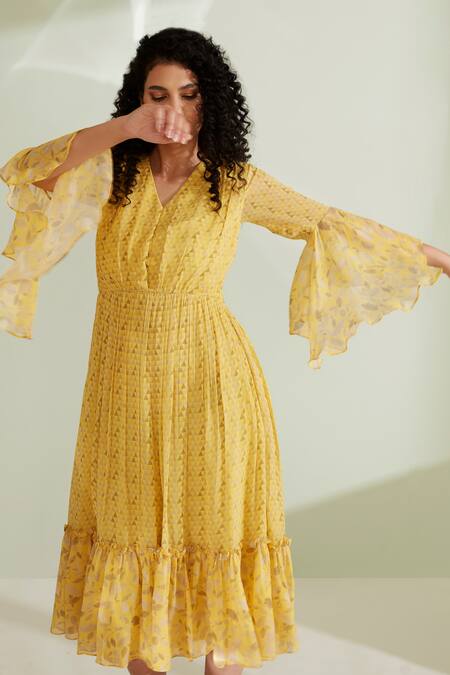 Buy_1999ad By Amita & Deepak_Yellow Georgette V-neck Geometric Print Dress _Online_at_Aza_Fashions