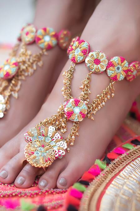 Shop_Kanyaadhan By Dhirajaayushi_Multi Color Mirrors, Embroidery And Thread Necklace Set _Online_at_Aza_Fashions