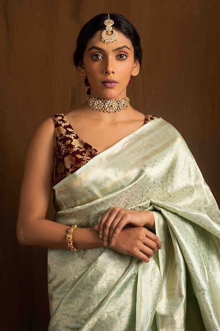 Buy_Devissha_Green Pure Katan Silk Handcrafted Handloom Banarasi Saree _Online_at_Aza_Fashions