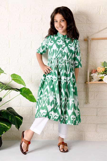 THE COTTON STAPLE Green Cotton Printed Ikat Kale Center Slit Kurta With Pant 