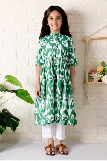 THE COTTON STAPLE_Green Cotton Embroidery Kale Center Slit Kurta With Pant _Online_at_Aza_Fashions