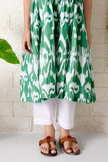Buy_THE COTTON STAPLE_Green Cotton Embroidery Kale Center Slit Kurta With Pant _Online_at_Aza_Fashions