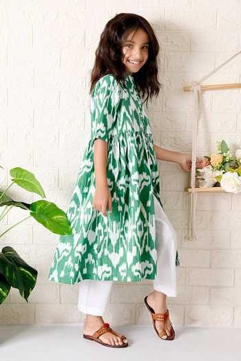 Shop_THE COTTON STAPLE_Green Cotton Embroidery Kale Center Slit Kurta With Pant _Online_at_Aza_Fashions