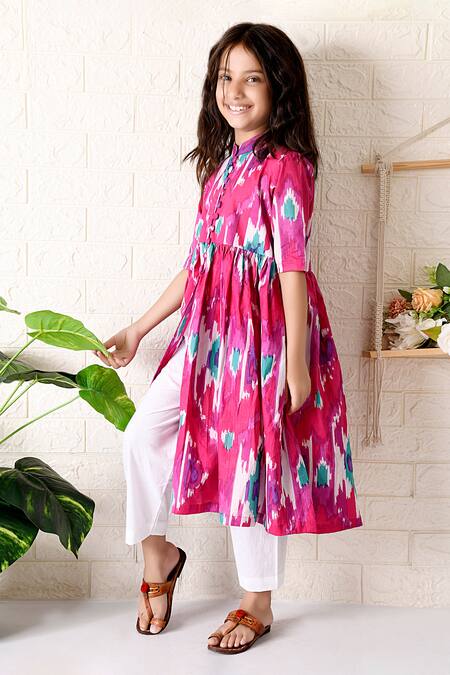 Shop_The Cotton Staple_Pink Cotton Strawberry Ikat Print Kurta With Pant _Online_at_Aza_Fashions