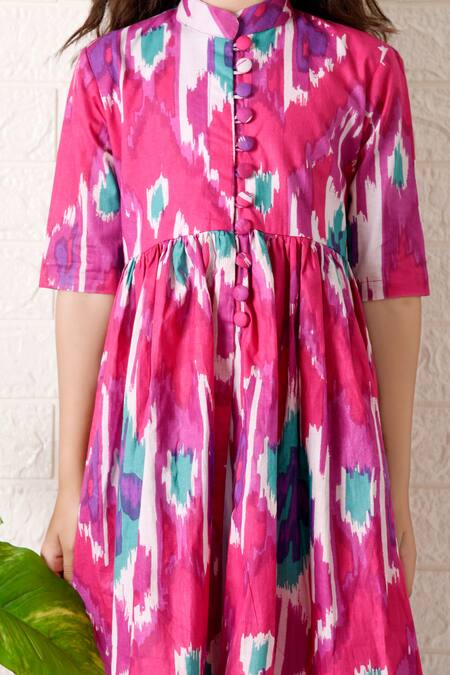 The Cotton Staple_Pink Cotton Strawberry Ikat Print Kurta With Pant _at_Aza_Fashions