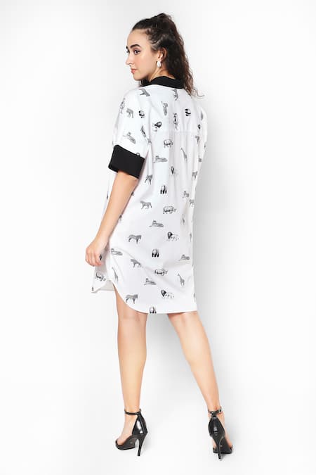 Shop 16stitches White Cotton Collared Serengeti Animal Print Oversized Shirt at Aza Fashions Shop_16stitches_White Cotton Collared Serengeti Animal Print Oversized Shirt_at_Aza_Fashions