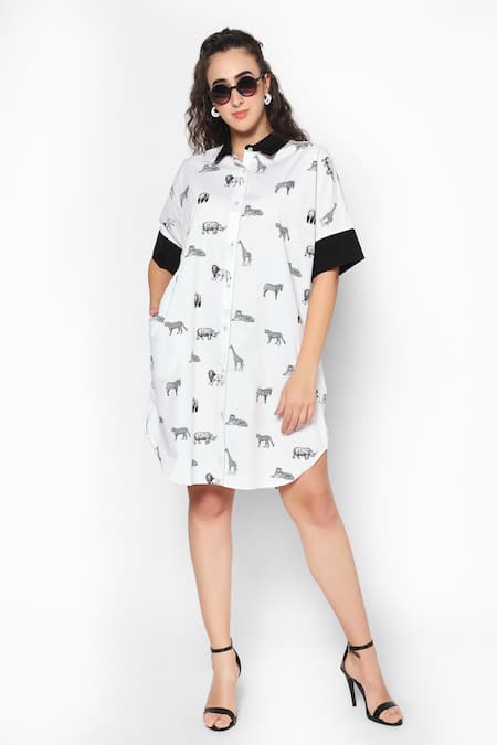 16stitches White Cotton Collared Serengeti Animal Print Oversized Shirt Online at Aza Fashions 16stitches_White Cotton Collared Serengeti Animal Print Oversized Shirt_Online_at_Aza_Fashions