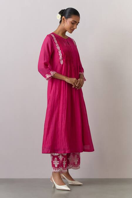Ikshita Choudhary Pink Chanderi Embroidered Thread Round Kurta Pant Set Online at Aza Fashions Ikshita Choudhary_Pink Chanderi Embroidered Thread Round Kurta Pant Set_Online_at_Aza_Fashions