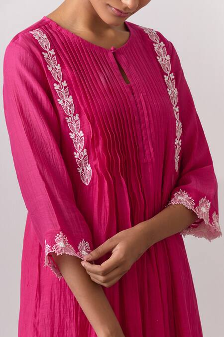 Shop Ikshita Choudhary Pink Chanderi Embroidered Thread Round Kurta Pant Set Online at Aza Fashions Shop_Ikshita Choudhary_Pink Chanderi Embroidered Thread Round Kurta Pant Set_Online_at_Aza_Fashions