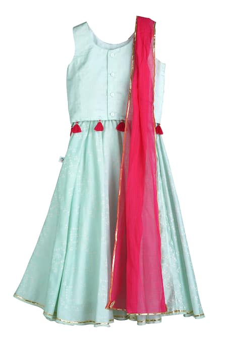 Shop MI Dulce AN'YA Green Handloom Cotton, Chanderi, Placement Embroidered Blouse Lehenga Set at Aza Fashions Shop_MI Dulce AN'YA_Green Handloom Cotton, Chanderi, Placement Embroidered Blouse Lehenga Set _at_Aza_Fashions