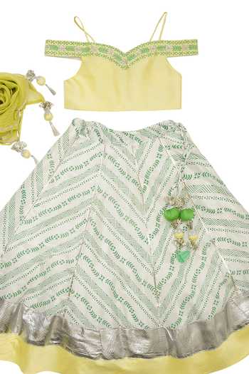 MI Dulce AN'YA_White Chanderi, Cotton Embroidery, Gota Patti, Tassels Chevron Print Lehenga Set _Online_at_Aza_Fashions