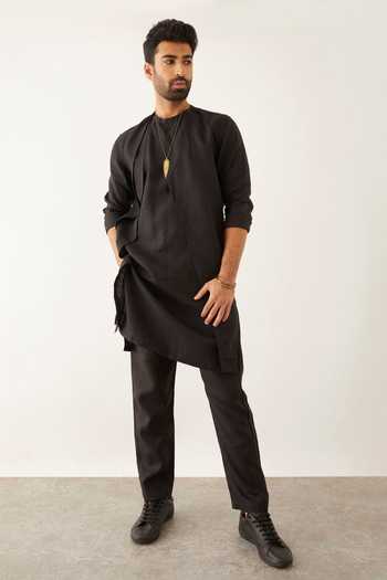 Shop_Son Of A Noble Snob_Black Linen Azam High Low Kurta Set_Online_at_Aza_Fashions