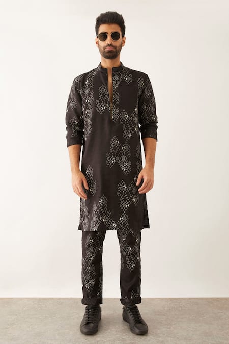 Buy_Son Of A Noble Snob_Black Linen Embroidery Souk Village Printed Kurta Set _Online_at_Aza_Fashions