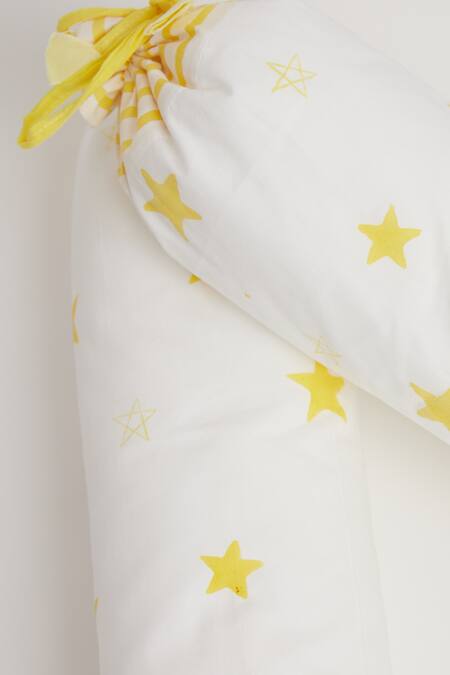 Shop Masaya Black Hypoallergenic Cotton Hand Block Suberbaby Flies Over Town Cot Bedding Set Online at Aza Fashions Shop_Masaya_Black Hypoallergenic Cotton Hand Block Suberbaby Flies Over Town Cot Bedding Set_Online_at_Aza_Fashions